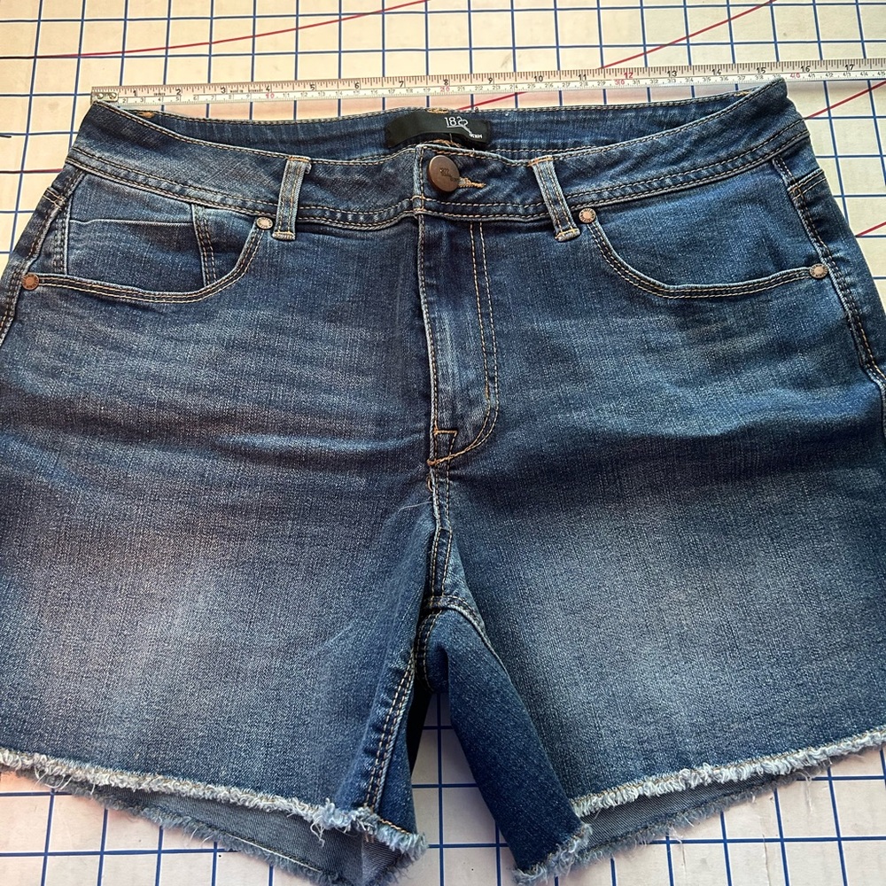 1822 jean shorts size 12